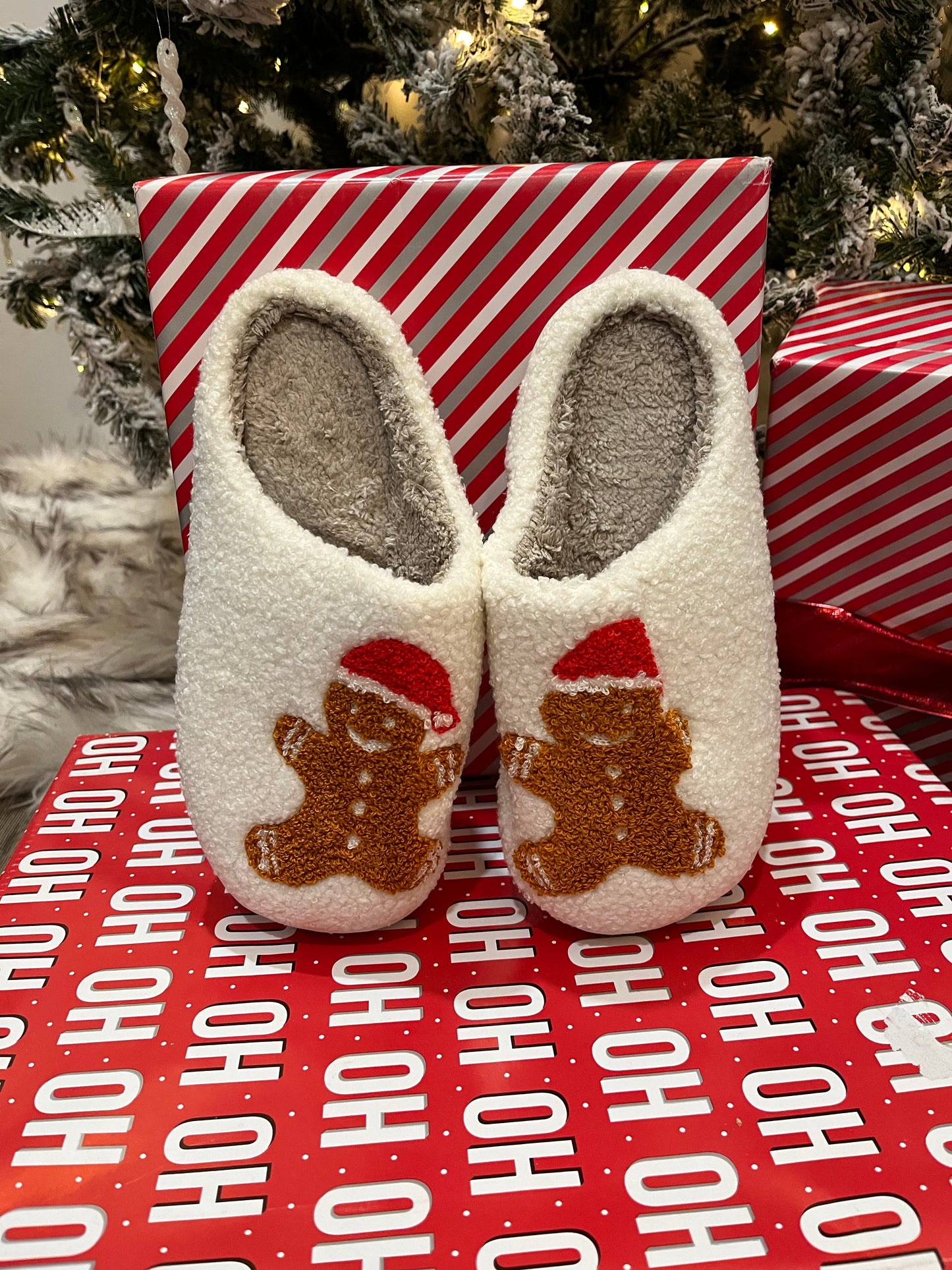 Fuzzy Christmas Slippers - W23