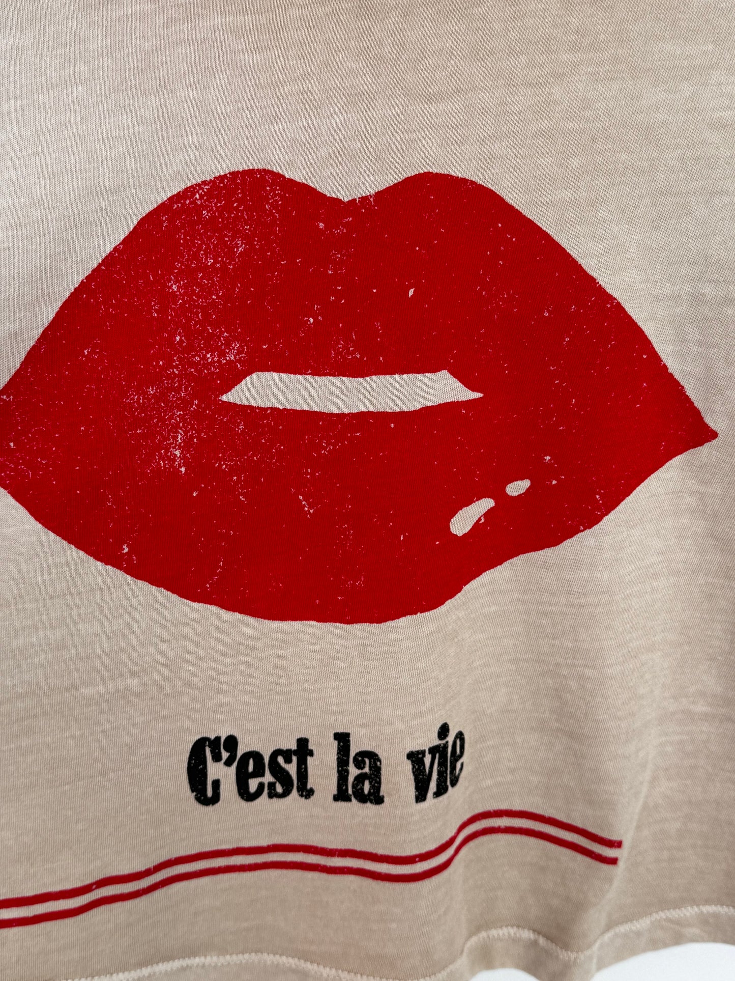 Girl Dangerous C’est La Vie Lipstick Tee FA24