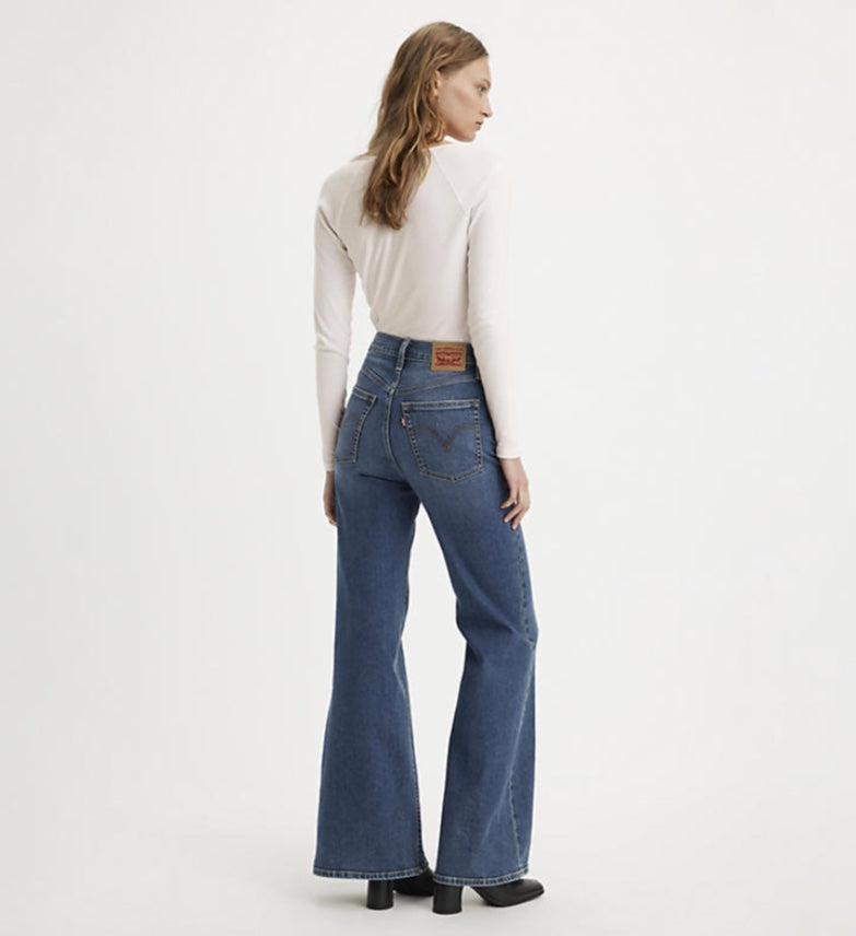 Levi’s Ribcage Bells New York Moment - FA24