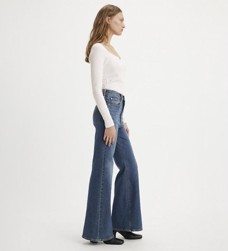 Levi’s Ribcage Bells New York Moment - FA24